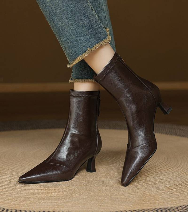 Fulvia™ | Botines minimalistas de piel con tacón medio
