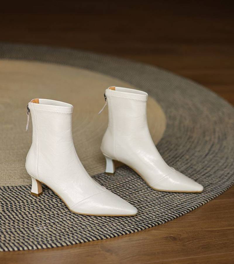 Fulvia™ | Botines minimalistas de piel con tacón medio