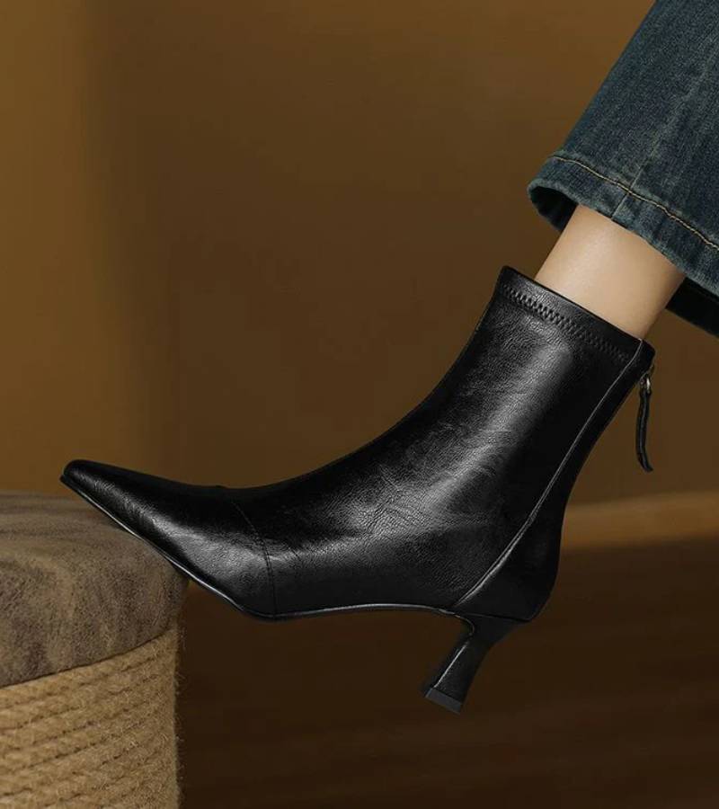 Fulvia™ | Botines minimalistas de piel con tacón medio