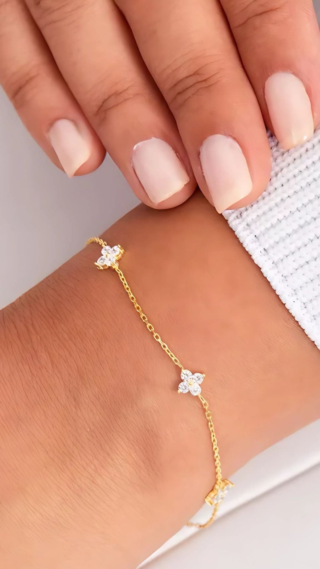Lyra Élise™ | Brazalete elegante en plata de ley