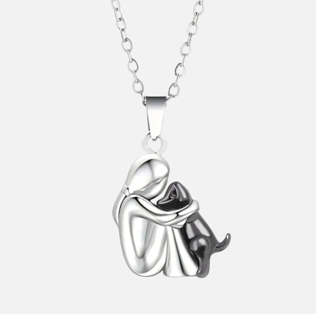 Olivia™ | Collar con colgante en forma de perro