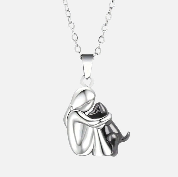 Olivia™ | Collar con colgante en forma de perro