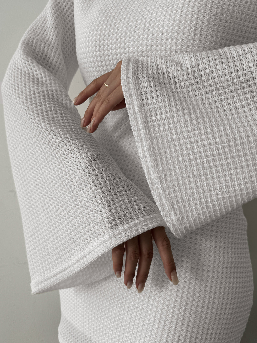 Blanc Aura™ | Vestido midi blanco elegante