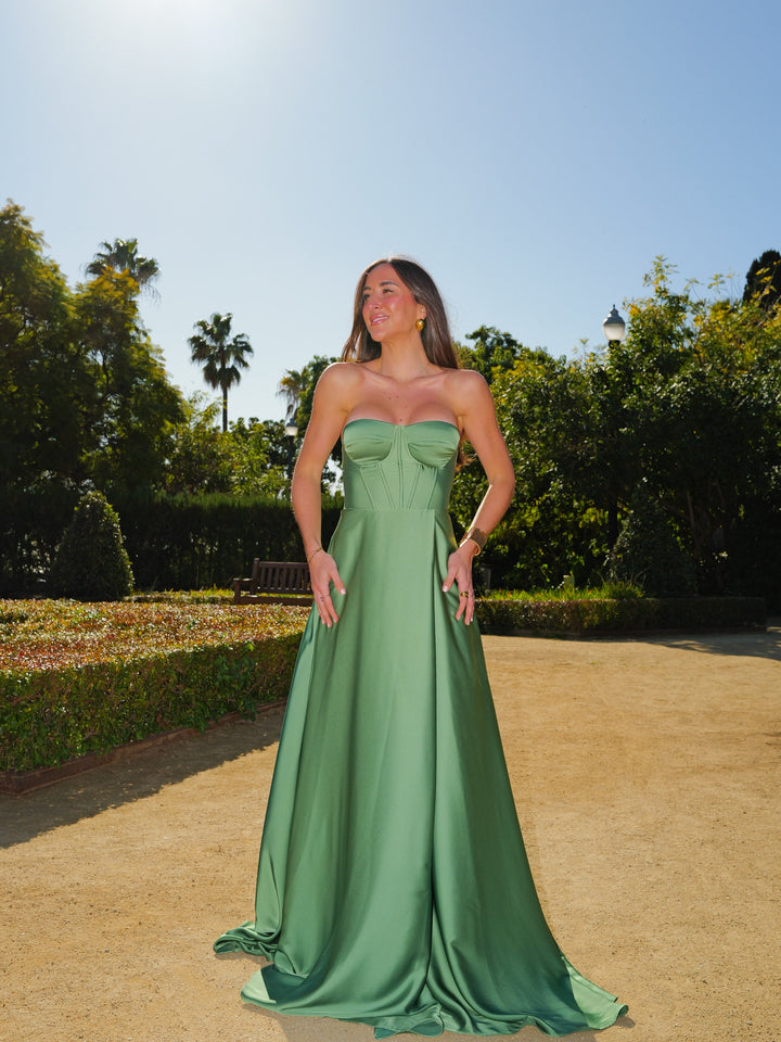 Corsé Élise™ | Vestido largo satinado con abertura lateral