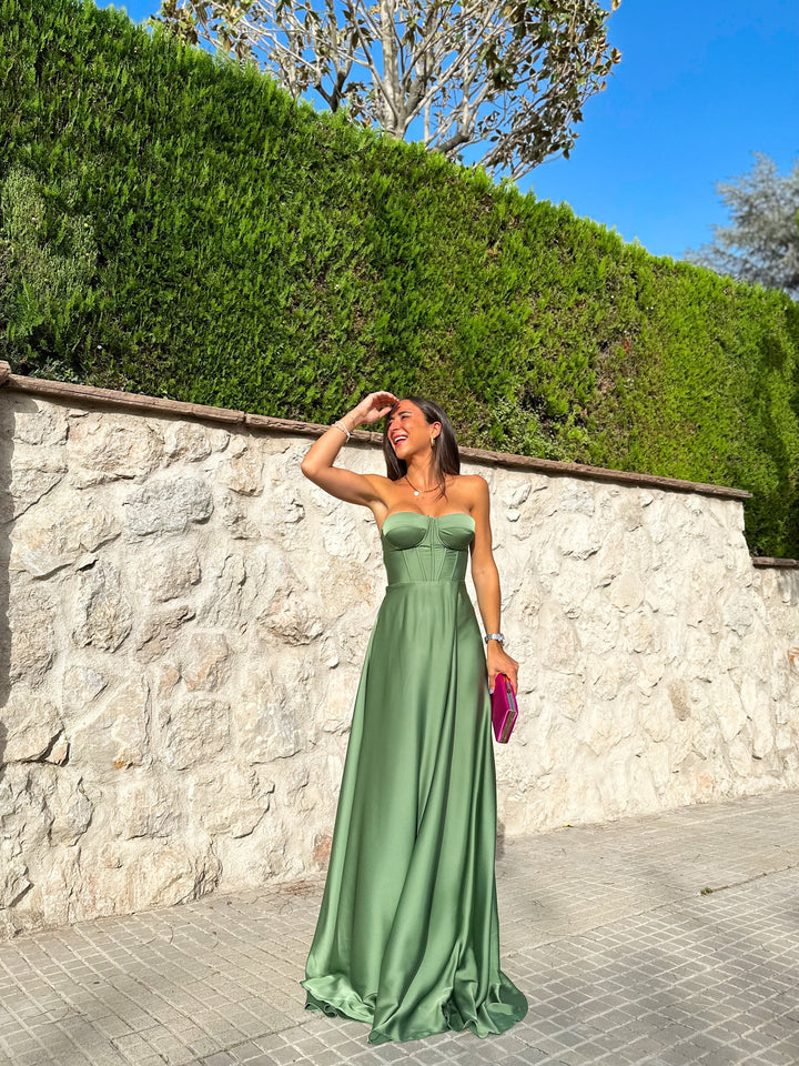 Corsé Élise™ | Vestido largo satinado con abertura lateral