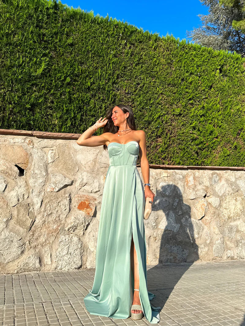 Corsé Élise™ | Vestido largo satinado con abertura lateral