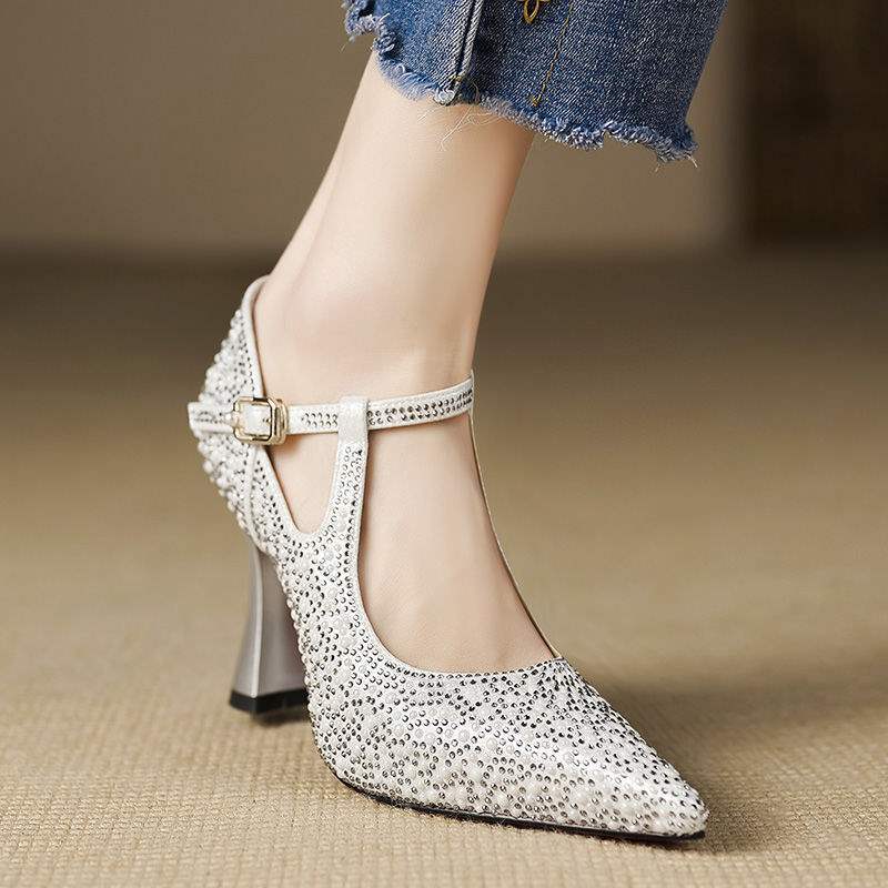 Lucía™ | Botines elegantes con hebilla