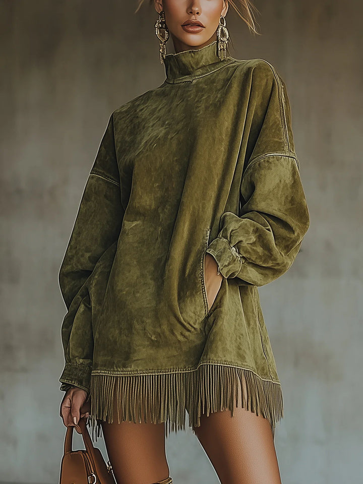 Amalia™ | Vestido de ante con cuello alto y flecos