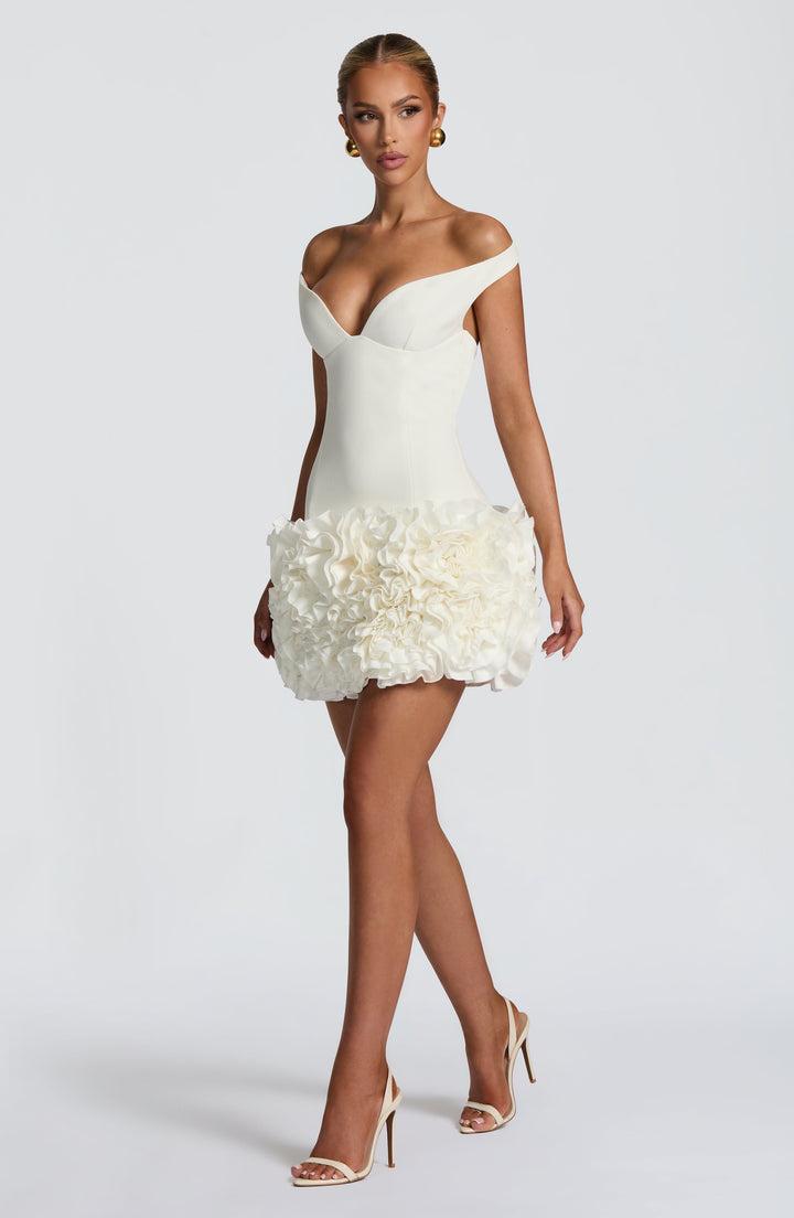 Aralyn™ | Vestido con volantes florales