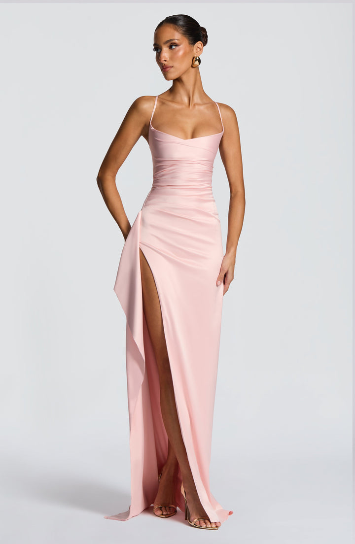 Maritza™ | Vestido satinado premium con abertura drapeada