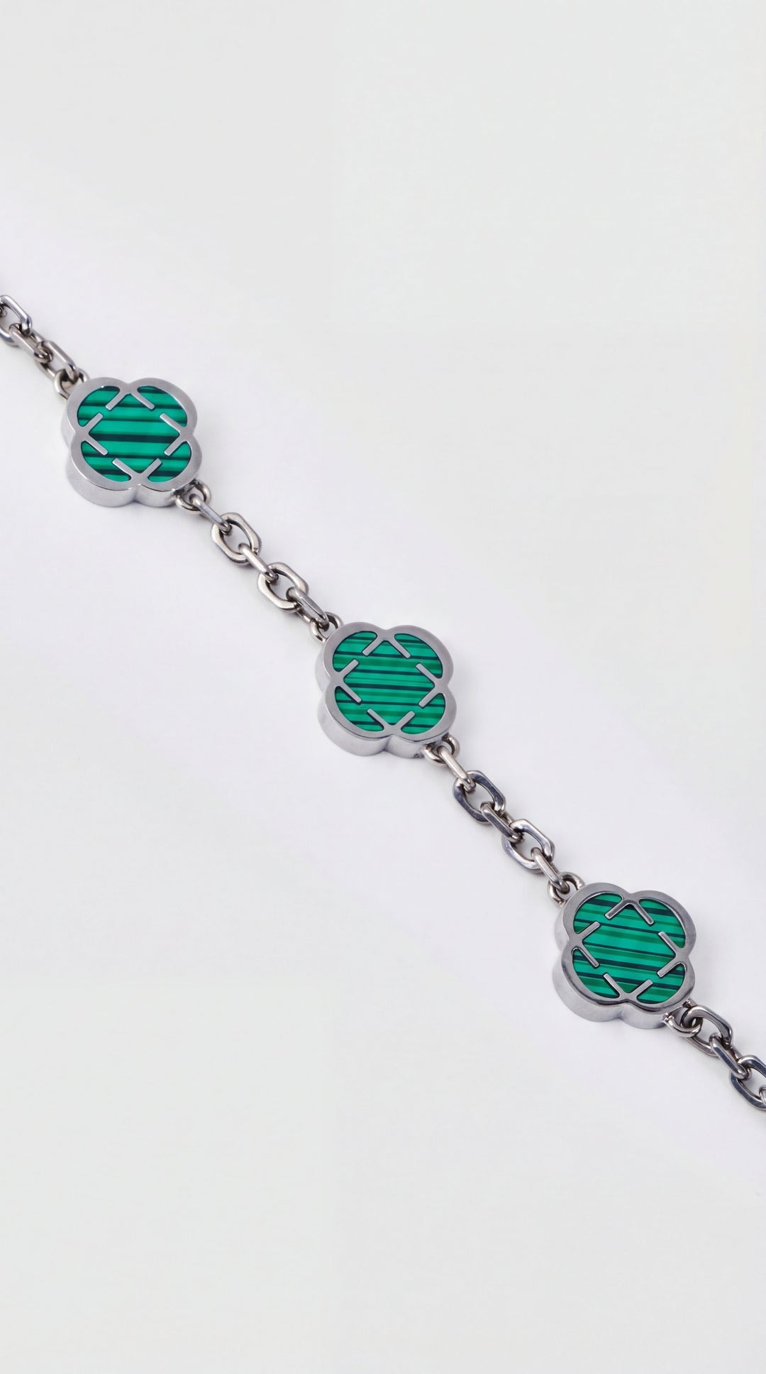 Émeraude Lumière™ | Pulsera elegante con piedra verde en plata