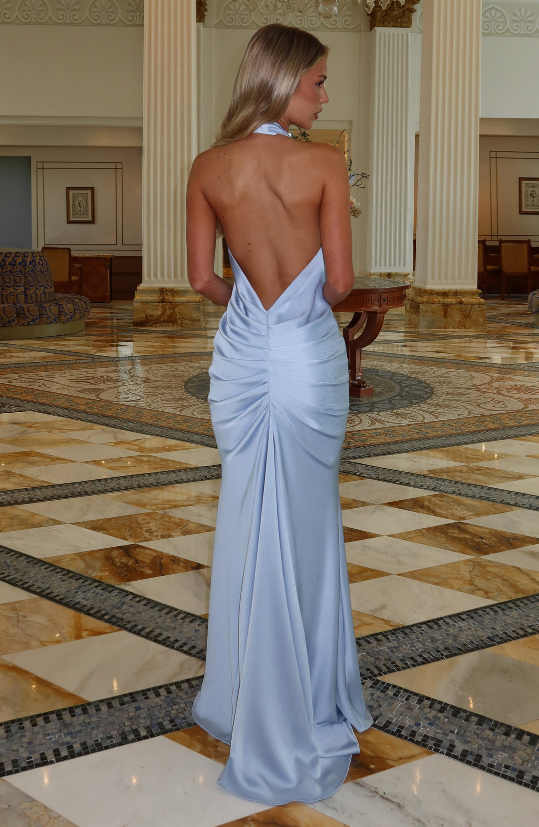 Aveline™ | Vestido premium texturizado con escote halter