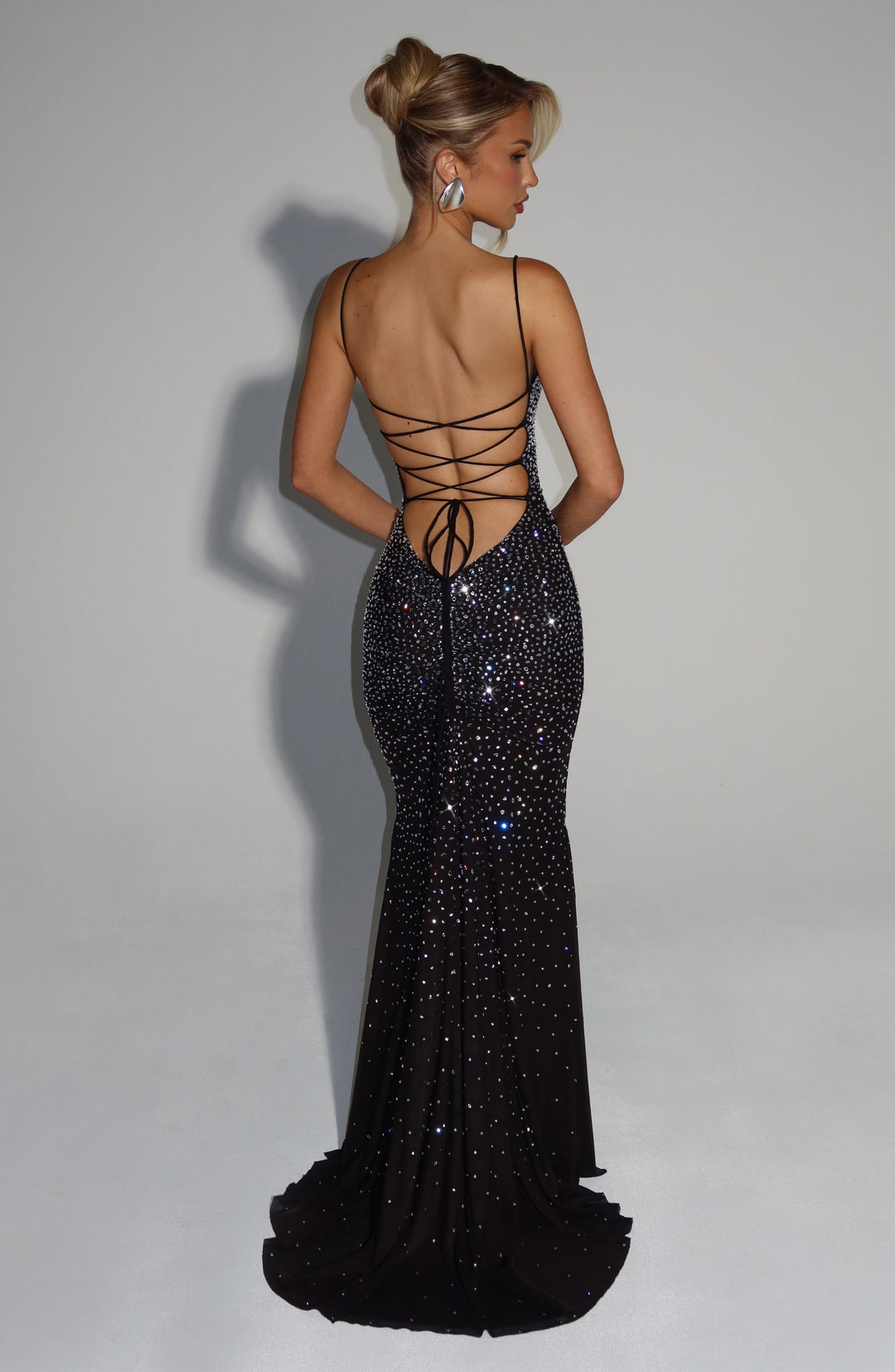 Isidora™ | Vestido con pedrería degradada