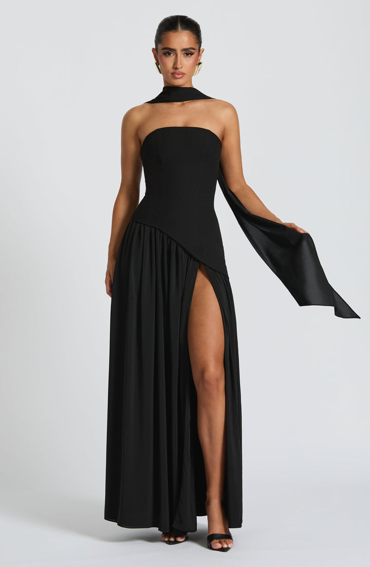 Rouge Amélie™ | Vestido largo con abertura elegante