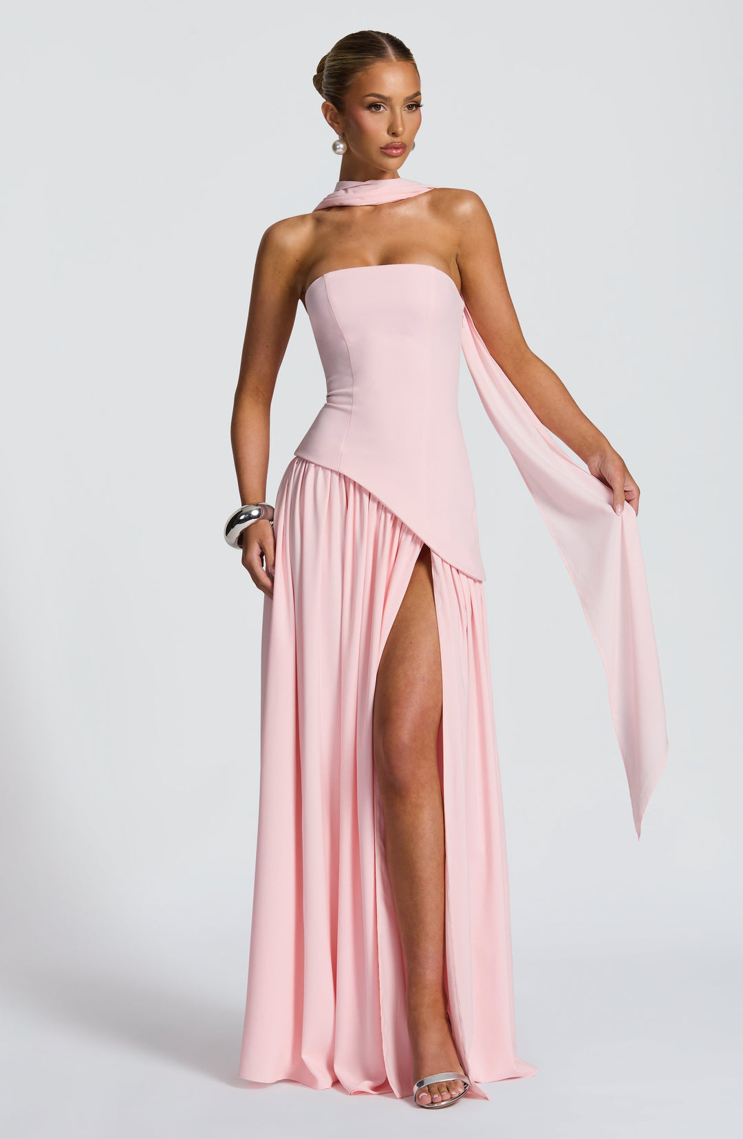 Rouge Amélie™ | Vestido largo con abertura elegante