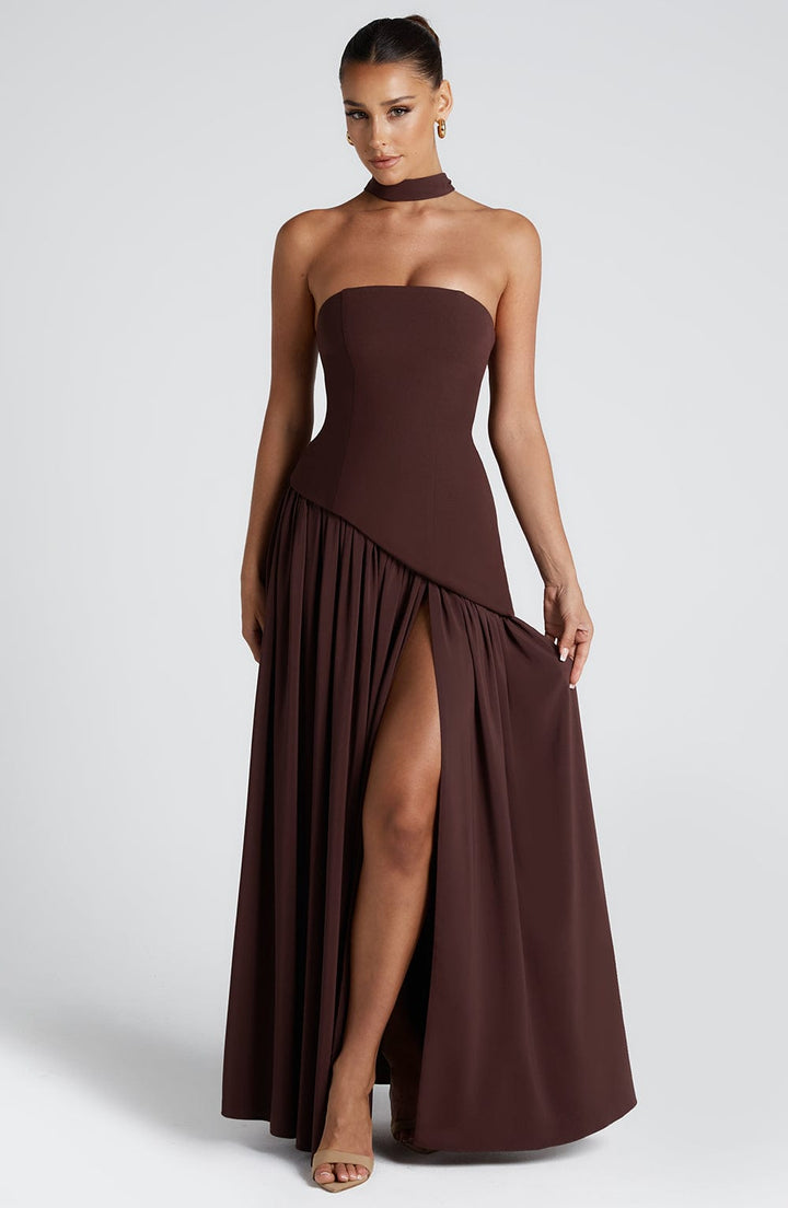 Rouge Amélie™ | Vestido largo con abertura elegante