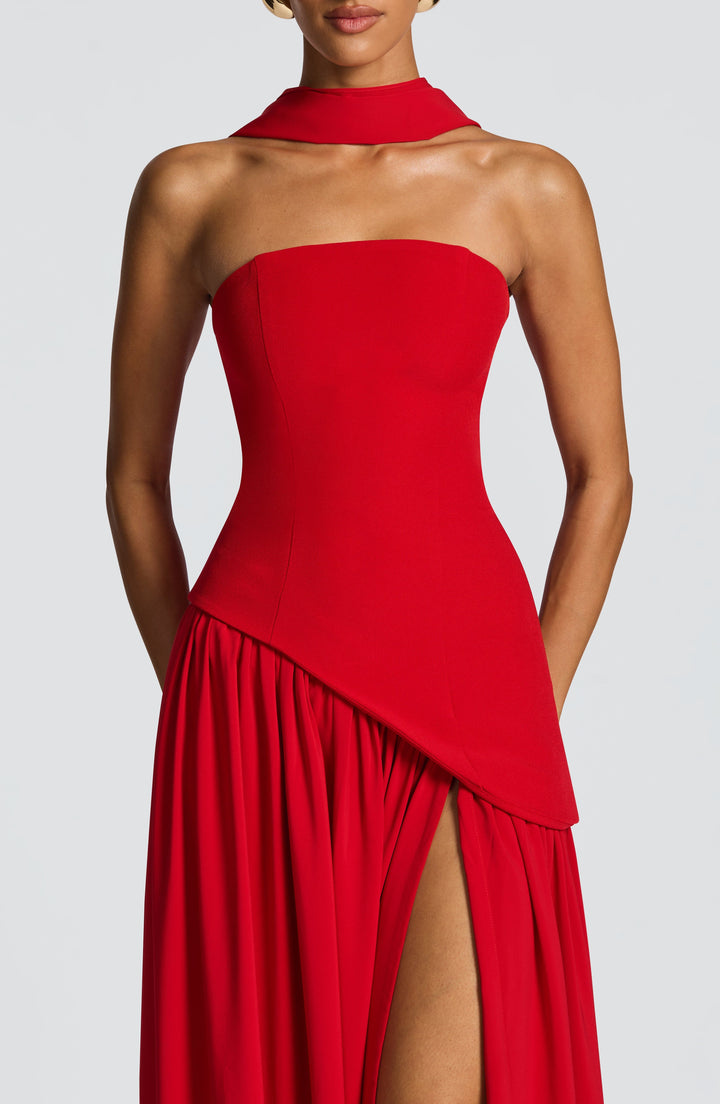 Rouge Amélie™ | Vestido largo con abertura elegante