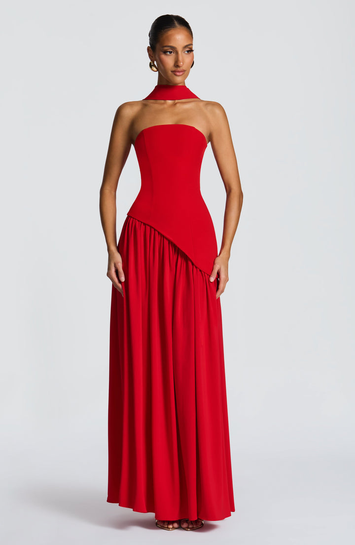 Rouge Amélie™ | Vestido largo con abertura elegante