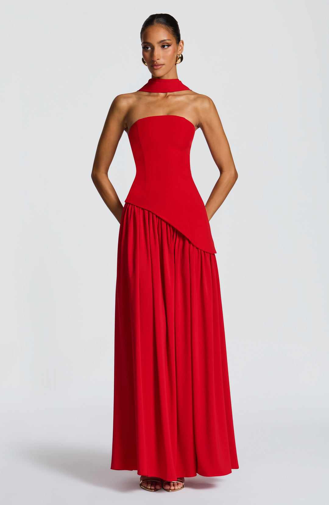 Rouge Amélie™ | Vestido largo con abertura elegante